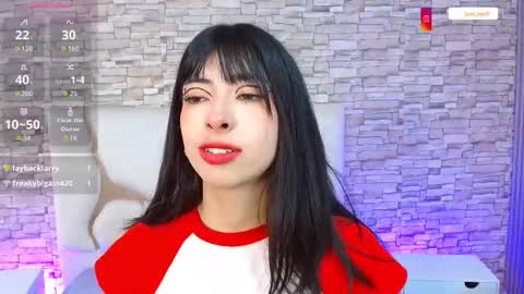 Snapshot of juno_tay chatting on 10.05.25 JUNO online show from 10.05.25