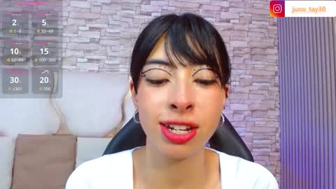 Snapshot of juno_tay chatting on 10.17.25 JUNO online show from 10.17.25