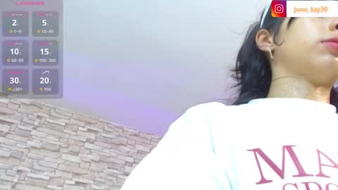 Snapshot of juno_tay chatting on 10.30.25 JUNO online show from 10.30.25