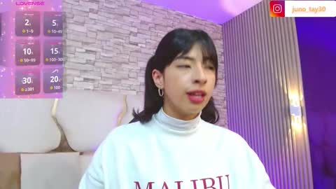 Snapshot of juno_tay chatting on 11.23.25 JUNO online show from 11.23.25