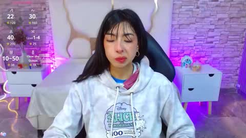 Snapshot of juno_tay chatting on 11.24.25 JUNO online show from 11.24.25