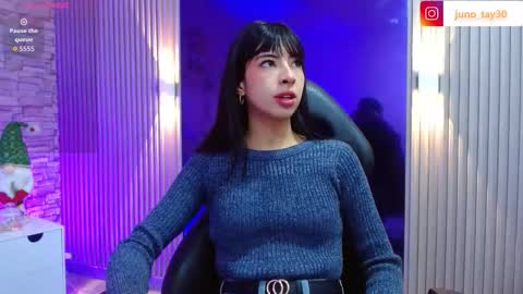 Snapshot of juno_tay chatting on 12.02.25 JUNO online show from 12.02.25