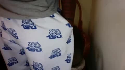 Snapshot of just2real chatting on 12.04.24 Real online show from 12.04.24