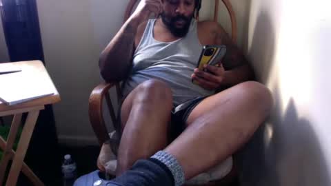 Snapshot of just2real chatting on 01.27.25 Real online show from 01.27.25