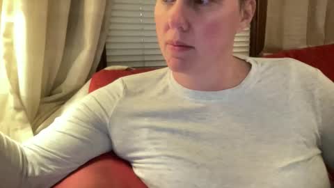 Flirty influncer online show from 11.19.25