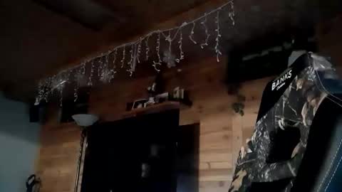 Snapshot of just_hangin_around chatting on 10.06.25 just_hangin_around online show from 10.06.25