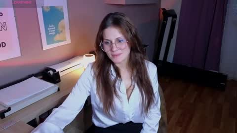 Snapshot of just_honey4u chatting on 09.18.25 just_honey4u online show from 09.18.25