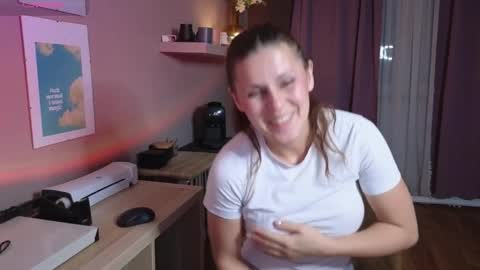 Snapshot of just_honey4u chatting on 10.02.25 just_honey4u online show from 10.02.25