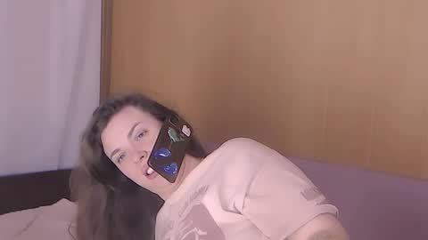 Snapshot of just_queen chatting on 01.01.25 Alice online show from 01.01.25