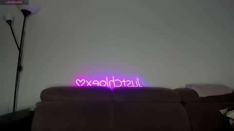 Chloe online show from 10.06.25