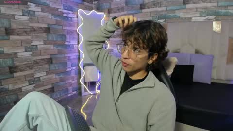  justin  online show from 04.12.26