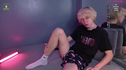 justTEEN online show from 04.22.26