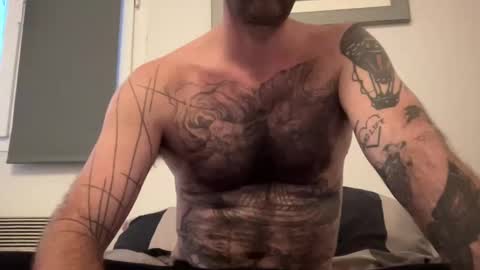 Snapshot of justmeandyou00 chatting on 03.04.25 justmeandyou00 online show from 03.04.25