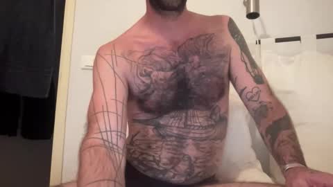 Snapshot of justmeandyou00 chatting on 11.01.25 justmeandyou00 online show from 11.01.25