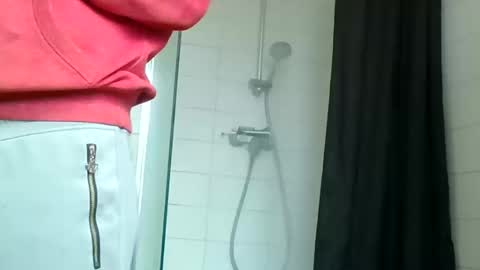 Snapshot of justmehere077 chatting on 12.18.24 justmehere077 online show from 12.18.24