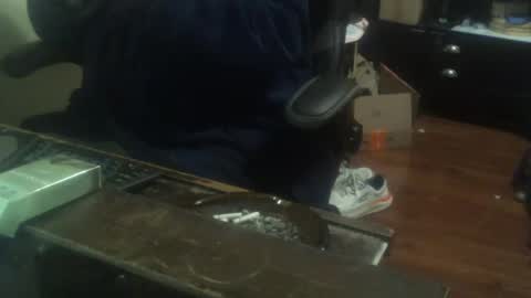 Snapshot of justmeohio chatting on 12.17.25 justmeohio online show from 12.17.25