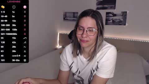 Julie online show from 11.12.25