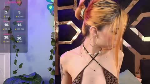 Mia online show from 05.20.26