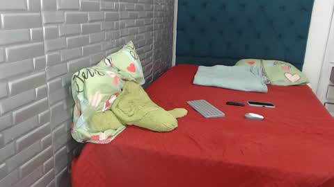 juviaandgray online show from 01.17.25