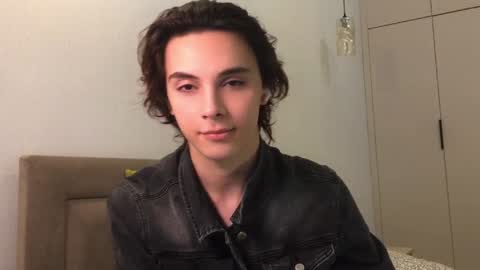 Snapshot of k0sta_32 chatting on 01.16.25 k0sta online show from 01.16.25