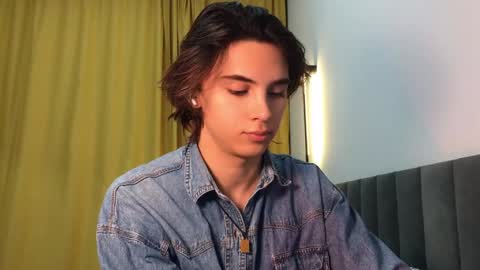 Snapshot of k0sta_32 chatting on 01.21.25 k0sta online show from 01.21.25