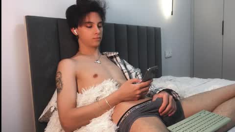 Snapshot of k0sta_32 chatting on 02.10.25 k0sta online show from 02.10.25