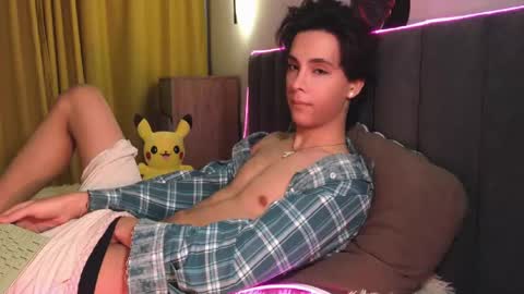 Snapshot of k0sta_32 chatting on 03.08.25 k0sta online show from 03.08.25