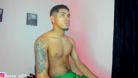 Snapshot of k_florez chatting on 12.18.25 k_florez online show from 12.18.25