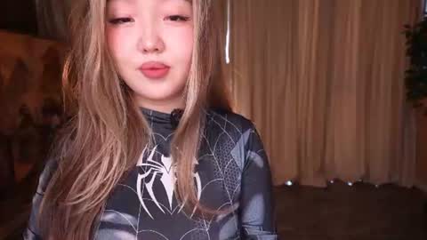 Snapshot of k_kimikooo chatting on 07.05.26 Amely online show from 07.05.26