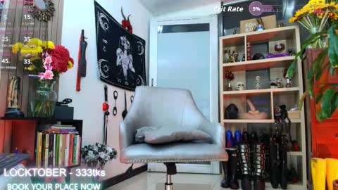 Snapshot of kaariyn_ chatting on 10.11.25 Carym online show from 10.11.25