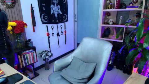 Snapshot of kaariyn_ chatting on 10.12.25 Carym online show from 10.12.25