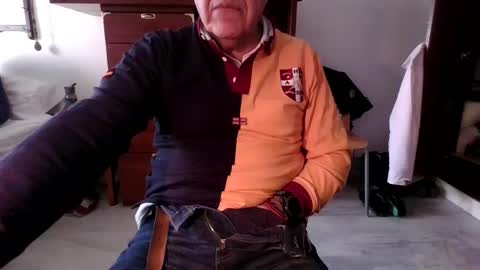 Snapshot of kaarmaa chatting on 11.23.25 kaarmaa online show from 11.23.25