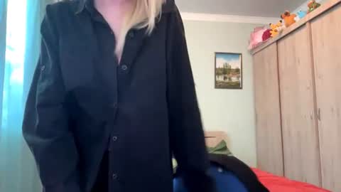 Mia 1st day here online show from 07.01.26