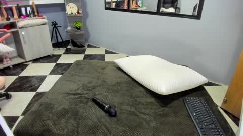 Antonella online show from 12.24.24