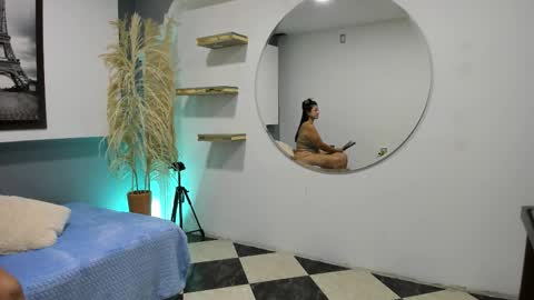 Antonella online show from 10.20.25