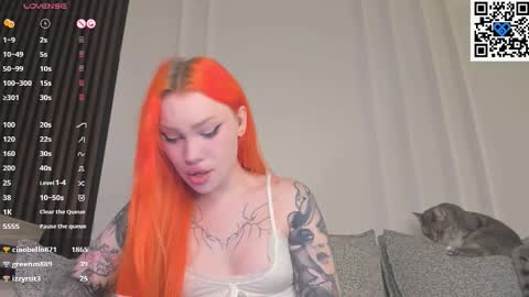 Snapshot of kahasani chatting on 11.22.25 Kira online show from 11.22.25