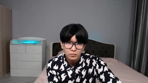 Snapshot of kai_chicken chatting on 12.02.25 Kai Chicken online show from 12.02.25