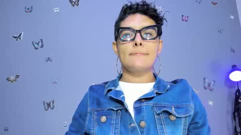 kaira_mosse_ online show from 10.17.25