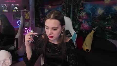 Snapshot of kaisajenner chatting on 10.27.25 Kaisa online show from 10.27.25