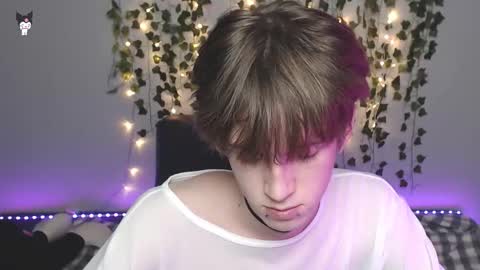 Snapshot of kaislutx chatting on 11.12.25 slutkai online show from 11.12.25