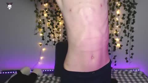 Snapshot of kaislutx chatting on 11.14.25 slutkai online show from 11.14.25