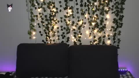 Snapshot of kaislutx chatting on 11.20.25 slutkai online show from 11.20.25