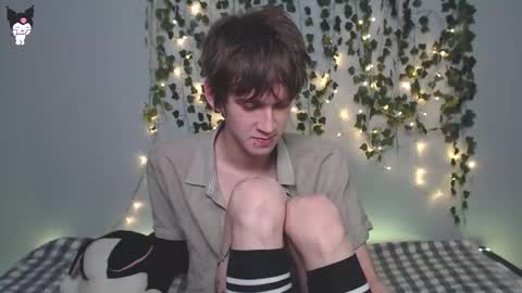 Snapshot of kaislutx chatting on 12.14.25 slutkai online show from 12.14.25