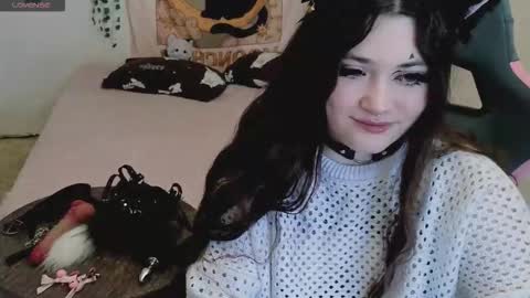 Snapshot of kaisythesmall chatting on 10.19.25 Kessy online show from 10.19.25