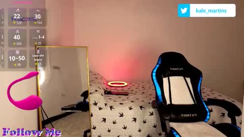 Snapshot of kale_19 chatting on 11.20.25 Kale online show from 11.20.25