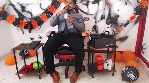 Kaleth online show from 10.28.25