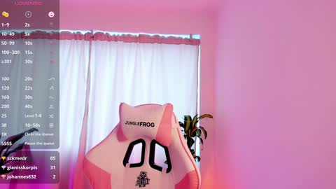 Snapshot of kali_ka chatting on 02.08.25 Kali Ka Please help me with your thumbs up its important dont forget my birthday on October 26 online show from 02.08.25