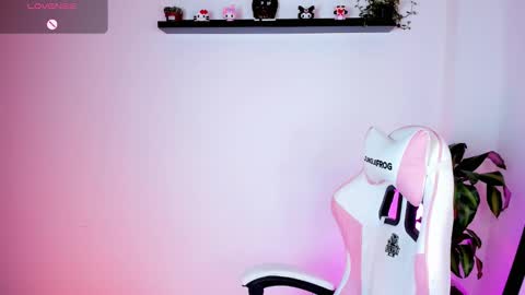 Snapshot of kali_ka chatting on 09.19.25 Kali Ka Please help me with your thumbs up its important dont forget my birthday on October 26 online show from 09.19.25