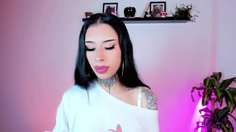 Snapshot of kali_ka chatting on 09.24.25 Kali Ka Please help me with your thumbs up its important dont forget my birthday on October 26 online show from 09.24.25