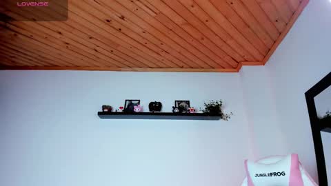 Snapshot of kali_ka chatting on 10.13.25 Kali Ka Please help me with your thumbs up its important dont forget my birthday on October 26 online show from 10.13.25